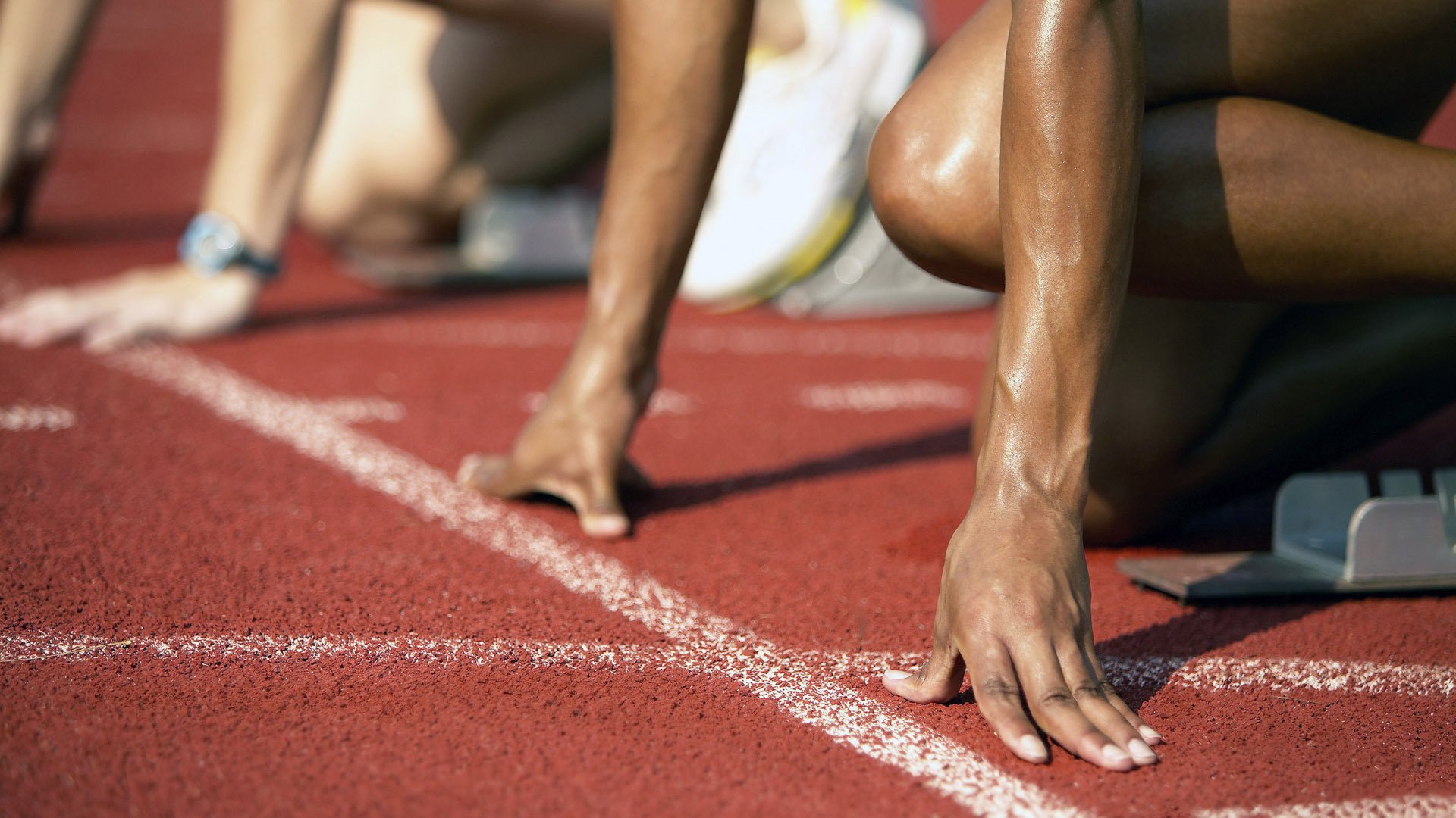 摩纳哥的坚韧对阵勒沃库森的精密，莱万持续制造杀伤的战术启示