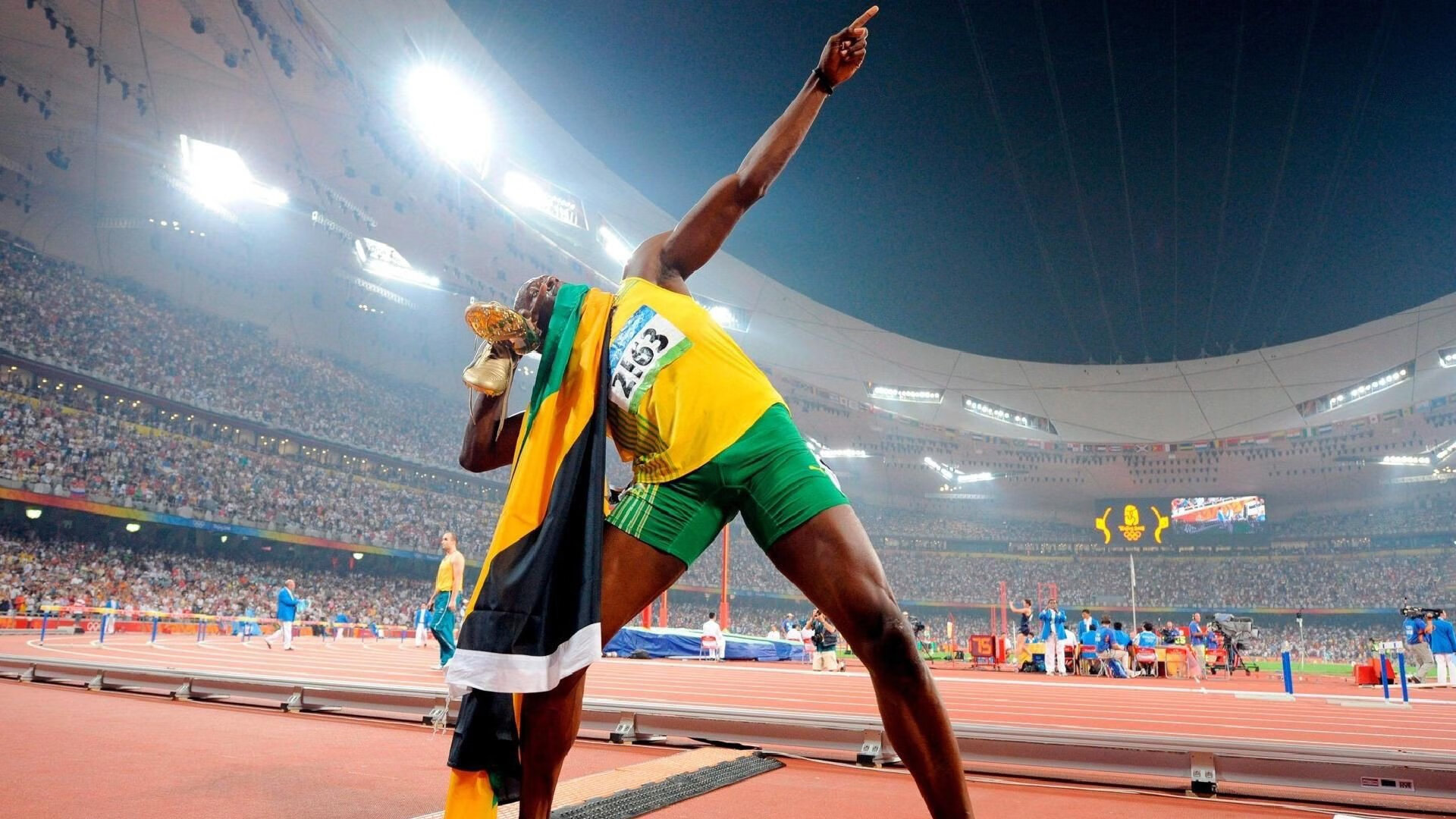 NBA季后赛之夜，奥亚尔萨瓦尔，从绿茵场到篮球馆的大场面先生启示录